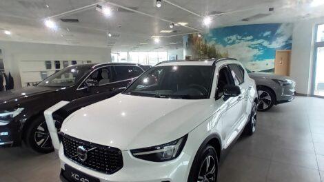 Volvo XC40 B3 MHEV Plus Dark