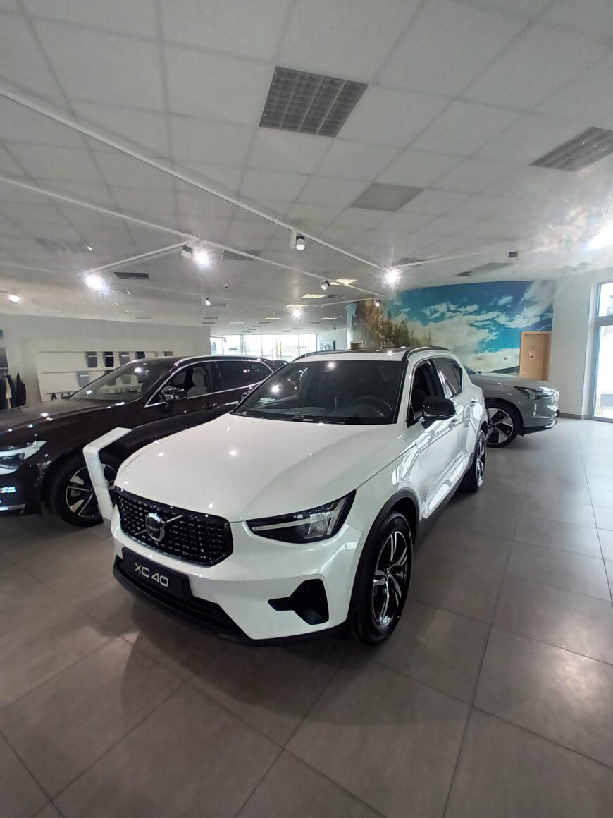 Volvo XC40 B3 MHEV Plus Dark