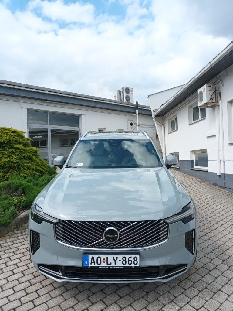 Volvo XC90 T8 Összkerékhajtás Plug-in hybrid 7 üléses Ultra Bright